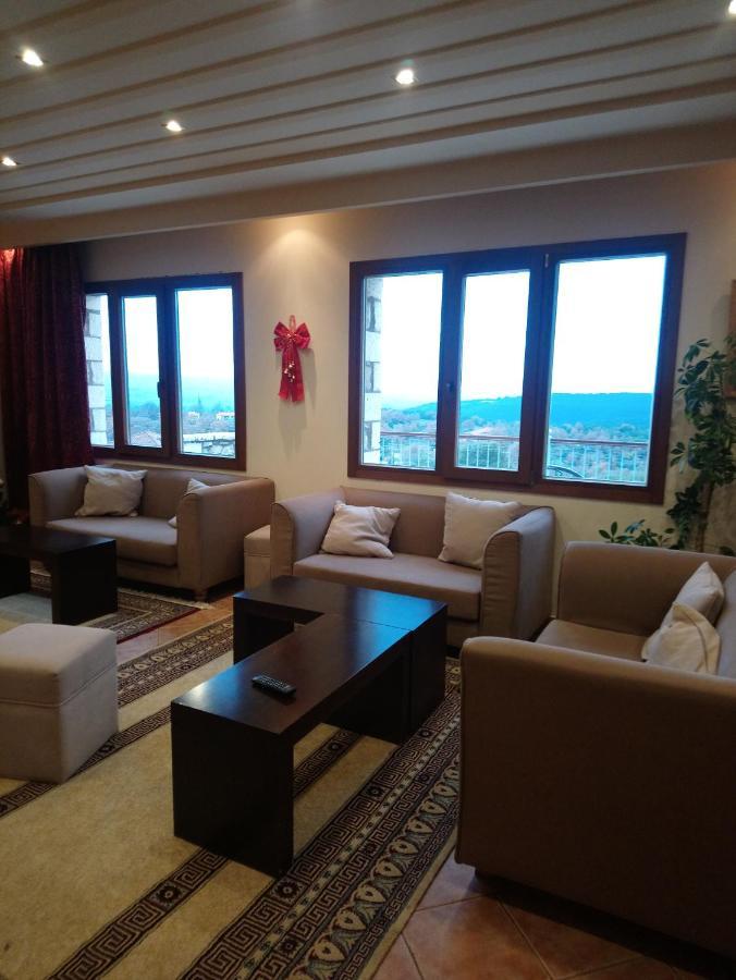 Hotel Pelasgos Karítaina Esterno foto